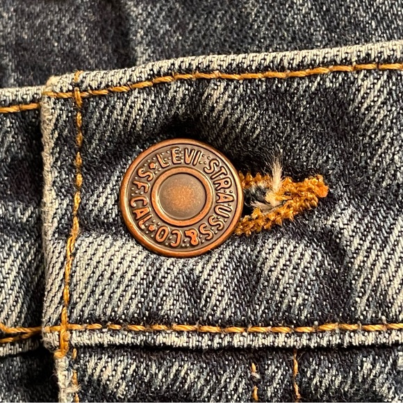 Vintage Levi’s Shorts - Picture 6 of 12